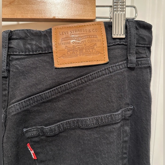 LAST CHANCE - Levi’s ribcage straight leg black jeans - Picture 6 of 9